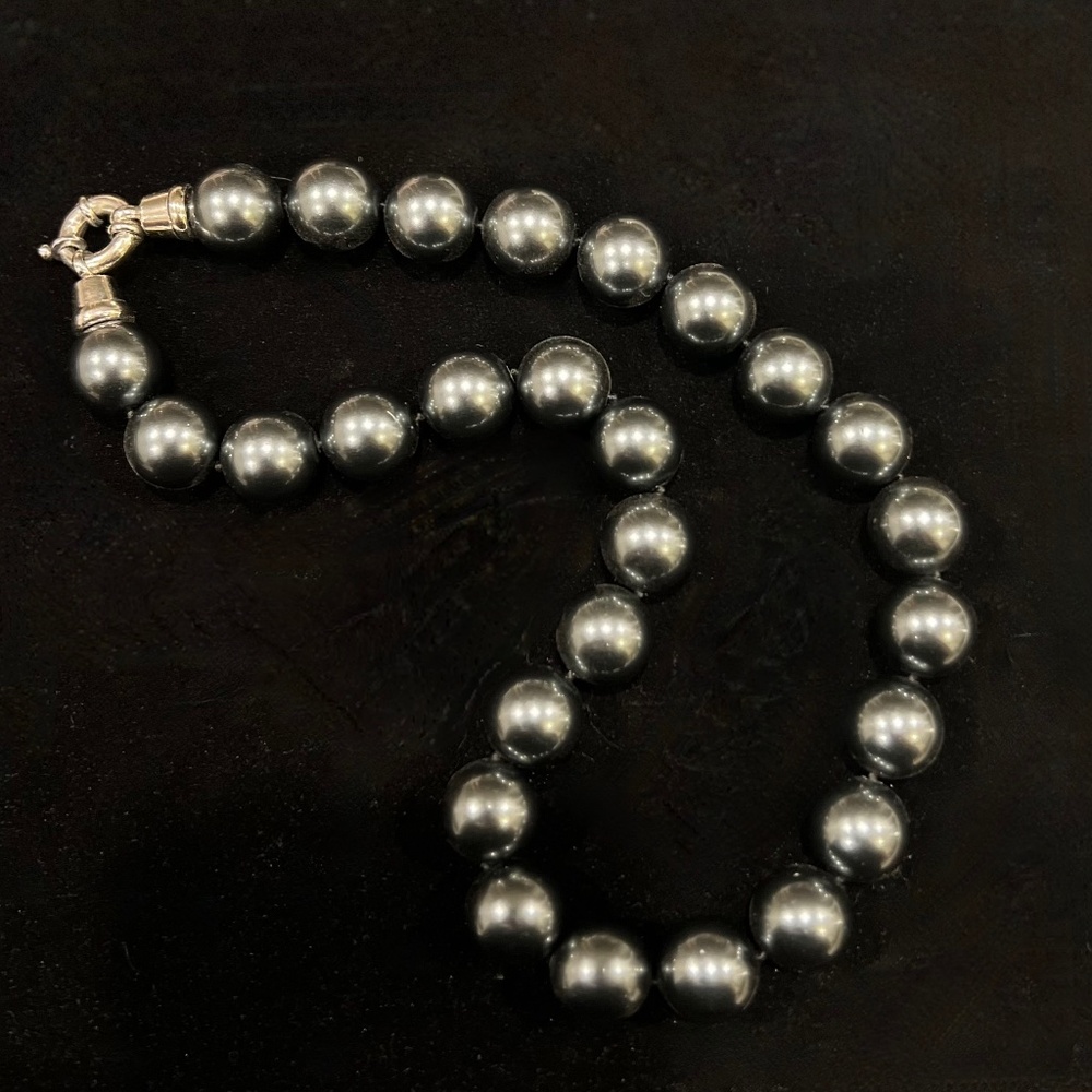 Faux Black Pearl, Shell Pearl necklace - Picture 2 of 2